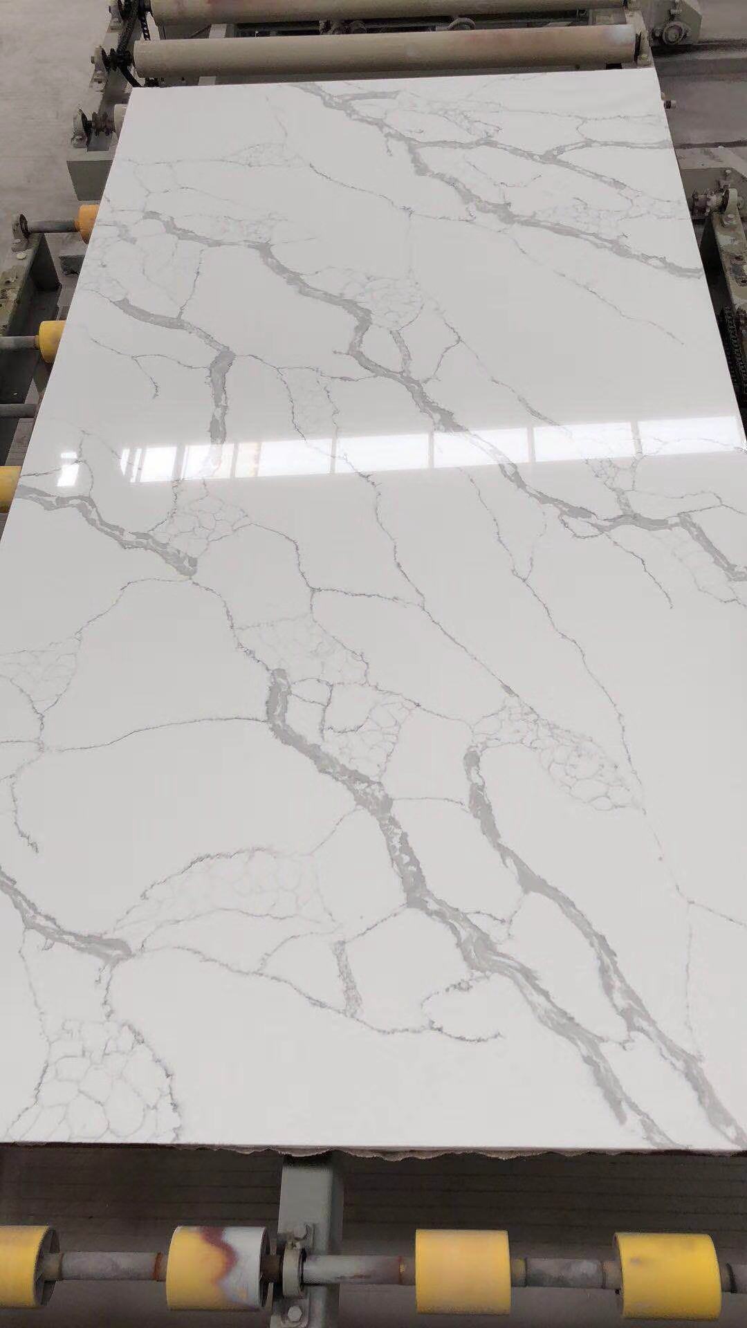 calacatta quartz (1).jpg